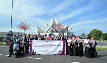 FTKEE Sertai Perarakan Maulidur Rasul Bersama Warga UMPSA